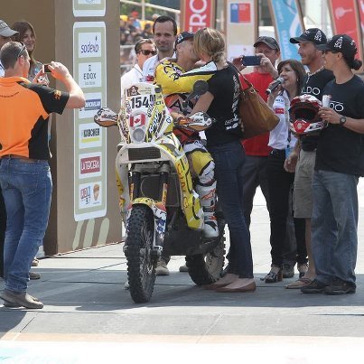 At the finish, Patrick proposed to his girlfriend (now fiancee) Frederique Saindon and she said yes! Surely the most memorable event in Patrick's life and racing career!
